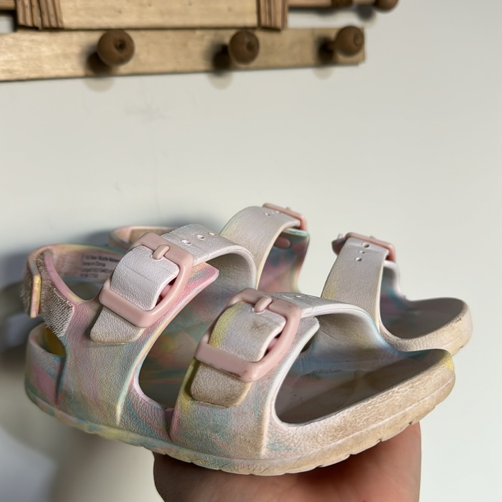 Toddler Sandals - Picture 2 of 7